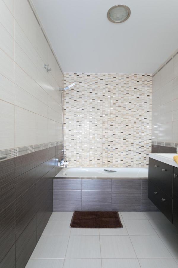 לוס ריאלחוס Nice And Comfortable Vacational Apartment With Sea View מראה חיצוני תמונה